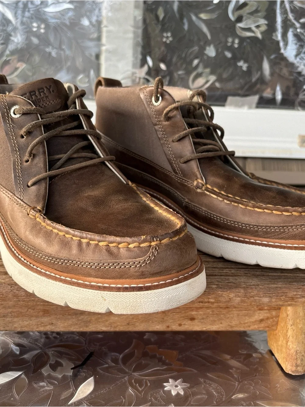 Sperry Brown Leather Suede Chukka Boots with White Sole Men’s 10 M Plush Wave